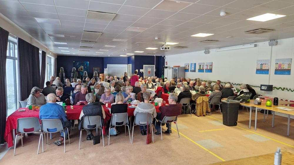 Frokosten nydes efter vandringen i sneen